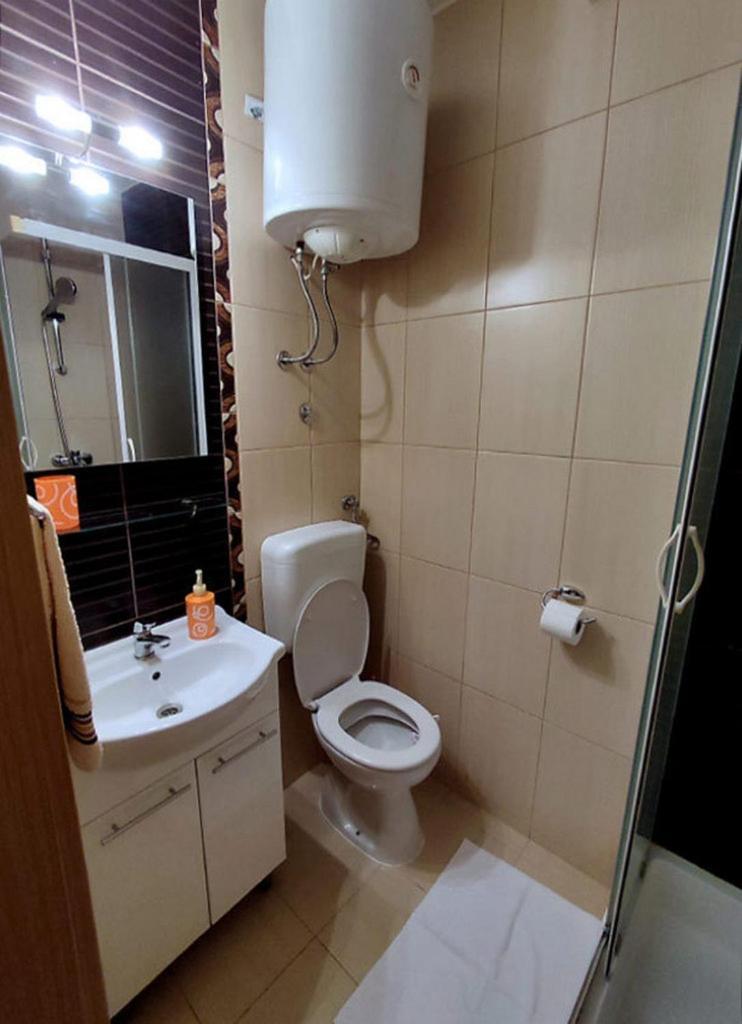 Apartments And Rooms By The Sea Tucepi, Makarska - 6058 Bagian luar foto