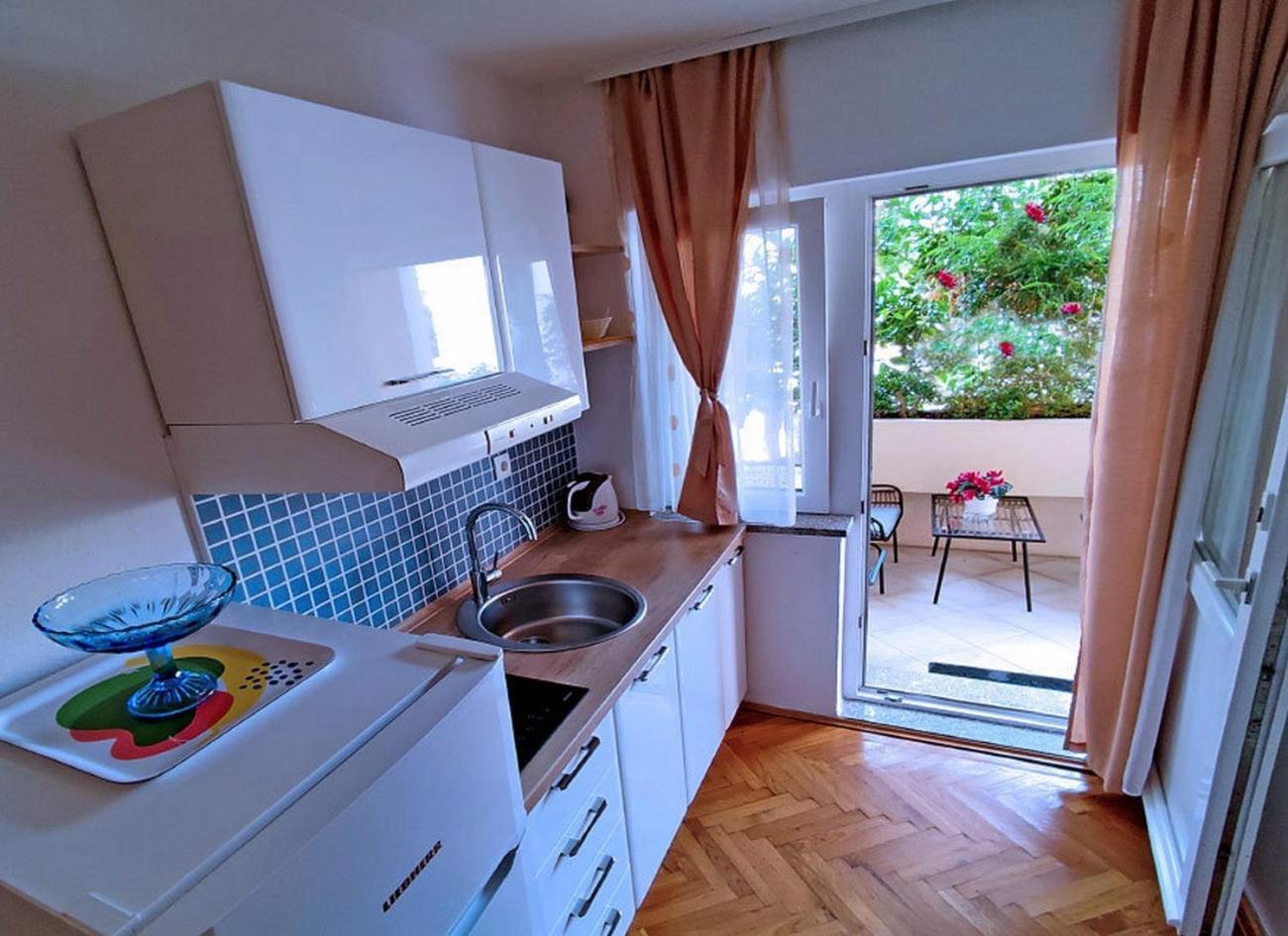 Apartments And Rooms By The Sea Tucepi, Makarska - 6058 Ruang foto